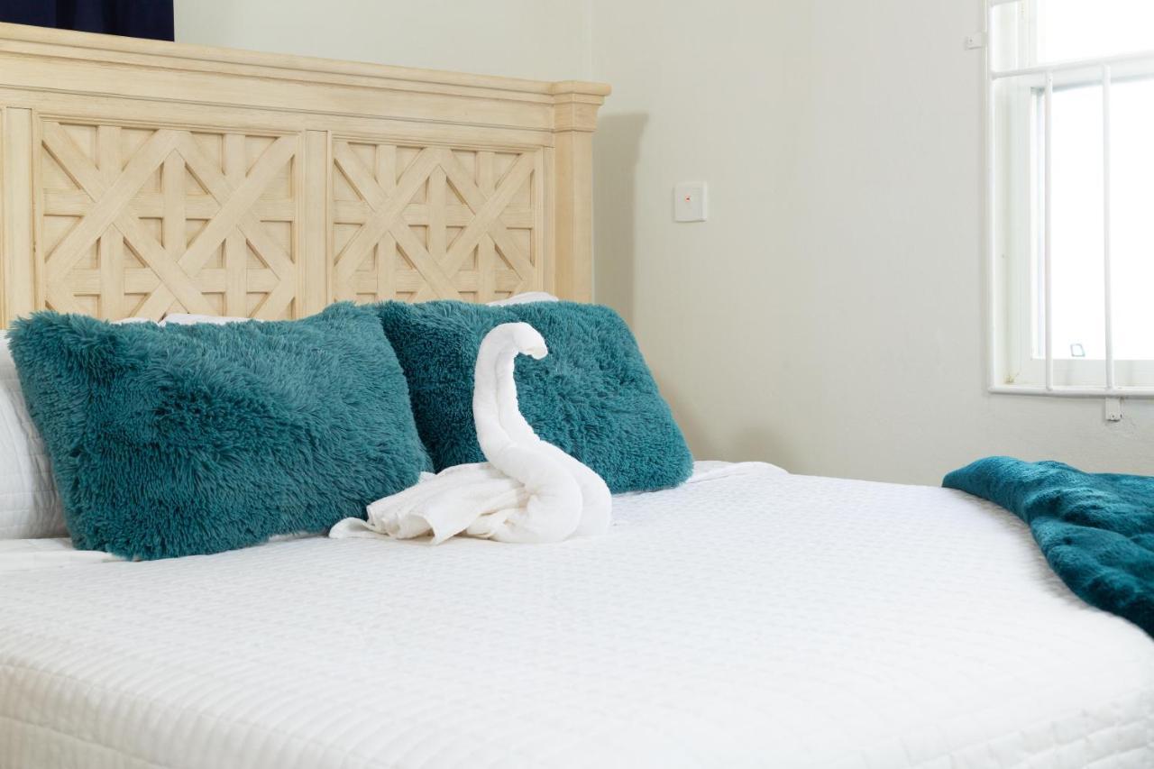 La Vue De Basseterre Apartments - Luxury In Bird Rock Exterior foto